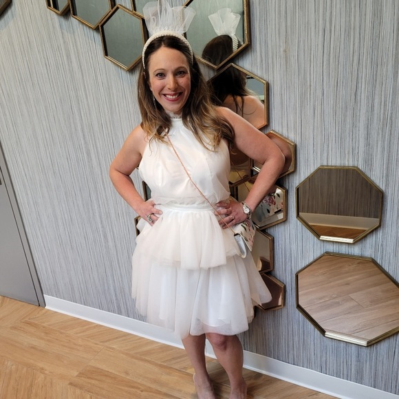 Fun & Flirty - Picture 3 of 13